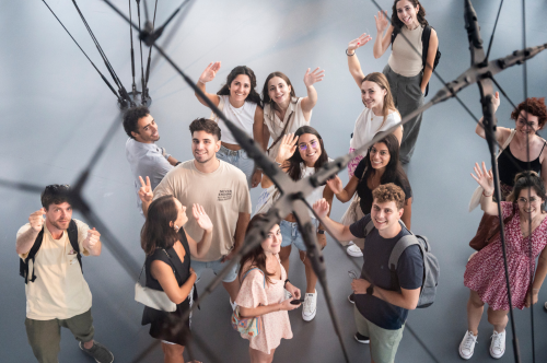 Adolescentes en el Mirador torre Glòries - Tourism Innovation Awards 2023 