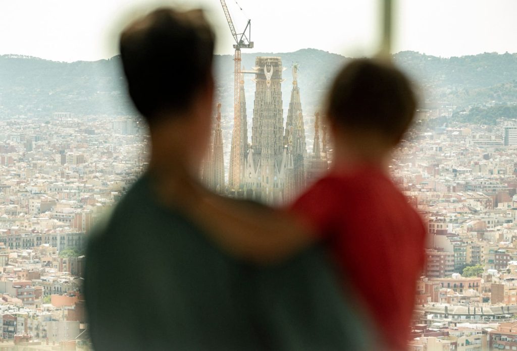 Visiting Mirador Torre Glòries with children: a family experience 125 metres above the city